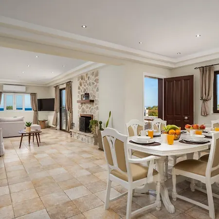 Palmeras Villa Soroni