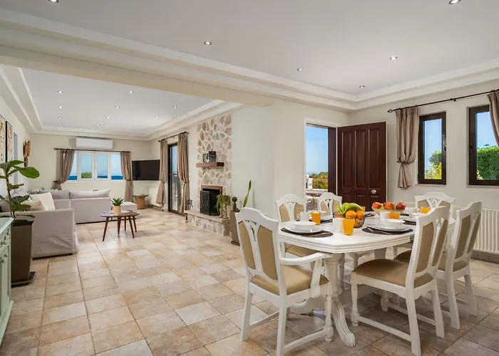 Palmeras Villa Soroni